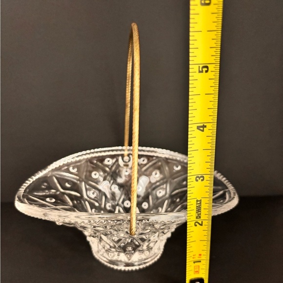 Avon Crystal Basket with Gold Handle - Picture 8 of 9